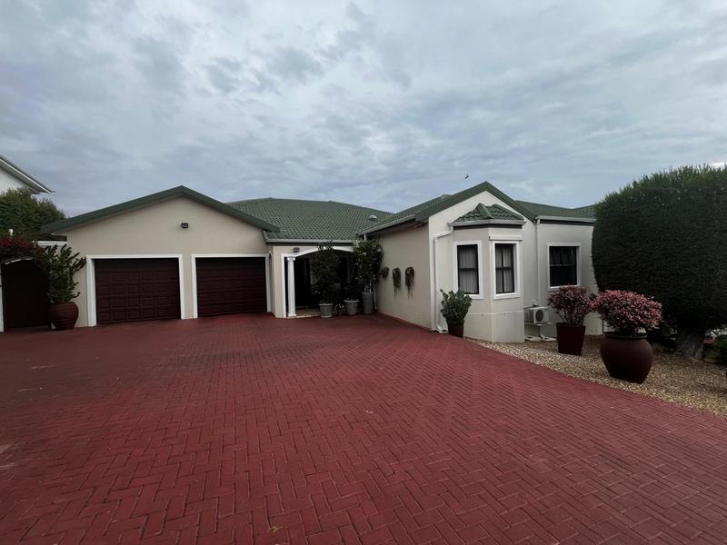5 Bedroom Property for Sale in Rome Glen Western Cape